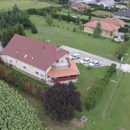 Hotel Vadvirag Vendeghaz Lenti Exterior foto